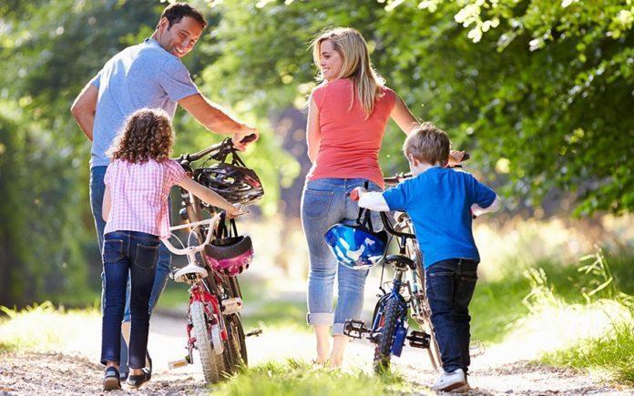 Плюсы семейной езды на велосипедах
