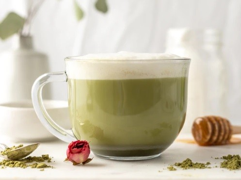 Польза зеленого чая и молока
